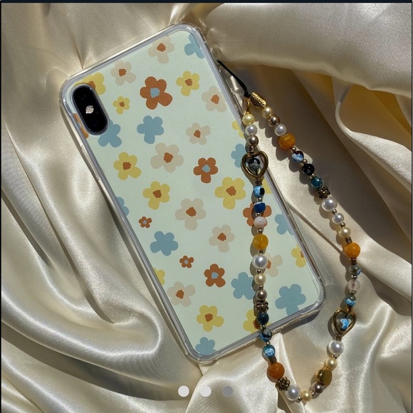 New phone charm! Never used, bought 2 by mistake. Super cute! - Picture 2 of 4